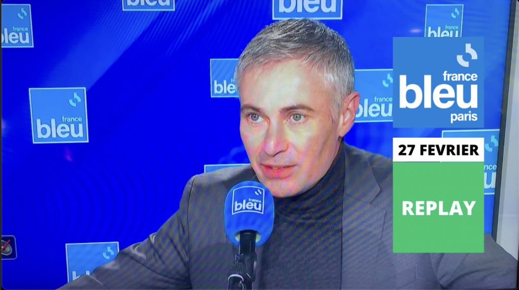 Jérôme Legavre, député LFI-Nupes devant le micro de France Bleu Paris